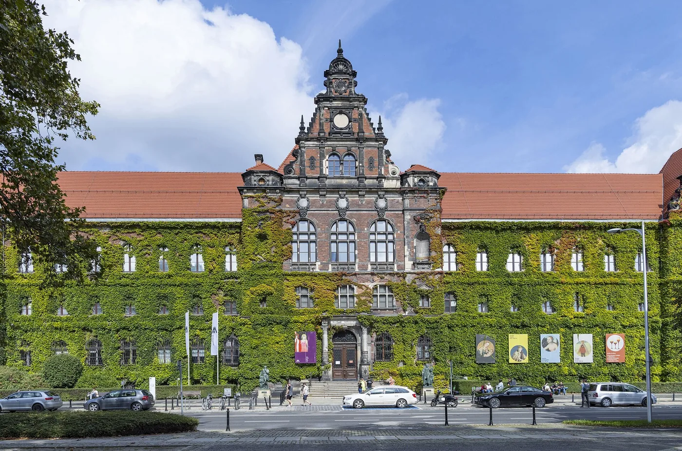 La façade du musée national de Wrocław.