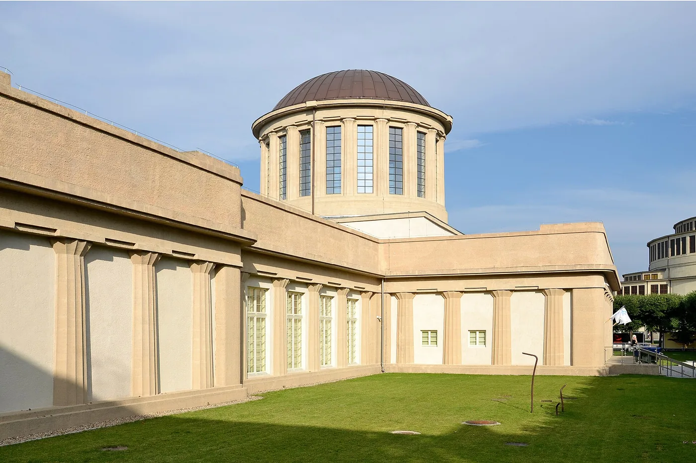 Le Pavillon des Quatre Dômes de Wrocław et ses coupoles.
